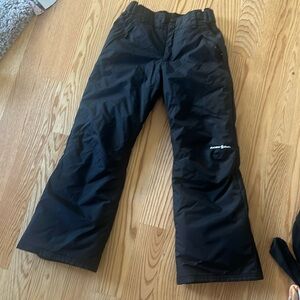Kids snow pants 
Size M